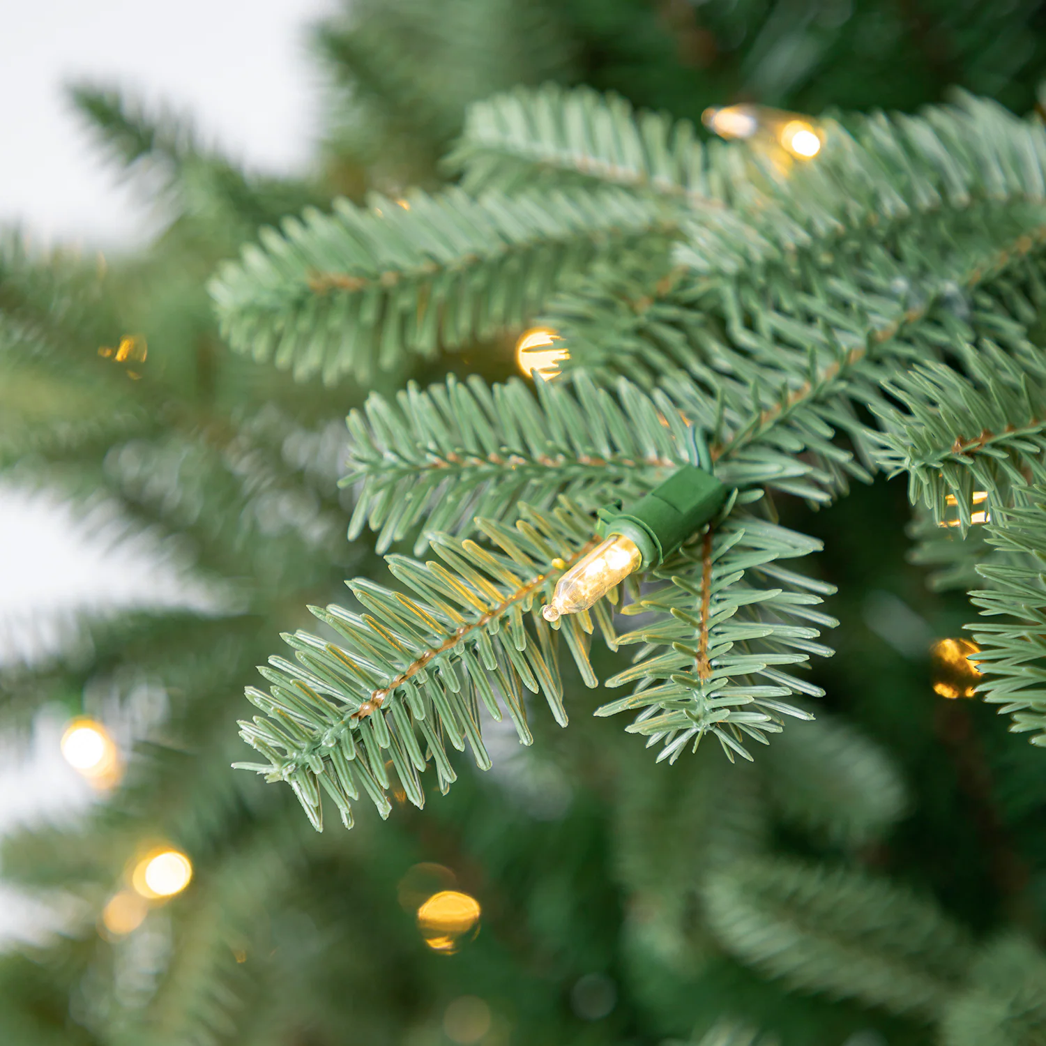 Balsam Hill Heritage Balsam Fir Christmas Tree - Thumbnail 3