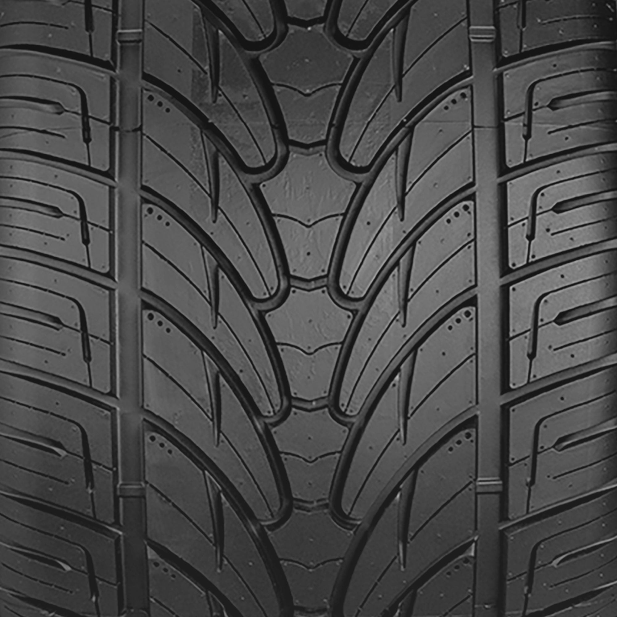 Lionhart LH-TEN All Season 305/40R22 114V XL Passenger Tire
